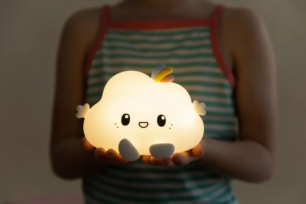 可爱创意微笑云彩硅灯充电夜光,远程控制 可爱创意微笑云彩硅灯充电夜光,远程控制
